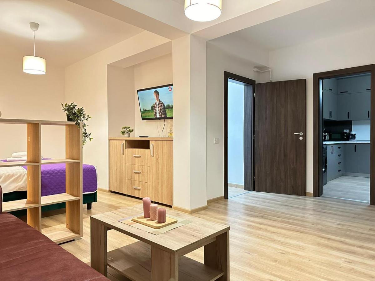 Coresi Mall Area Studios & Apartments By Glam Braşov Eksteriør bilde