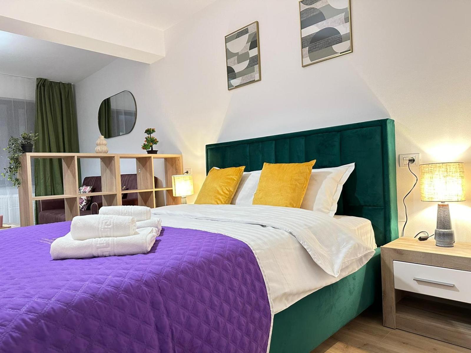 Coresi Mall Area Studios & Apartments By Glam Braşov Eksteriør bilde