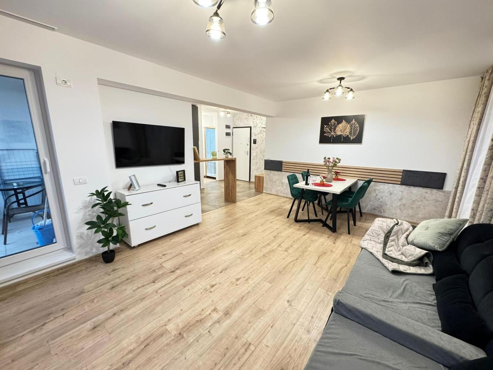Coresi Mall Area Studios & Apartments By Glam Braşov Eksteriør bilde