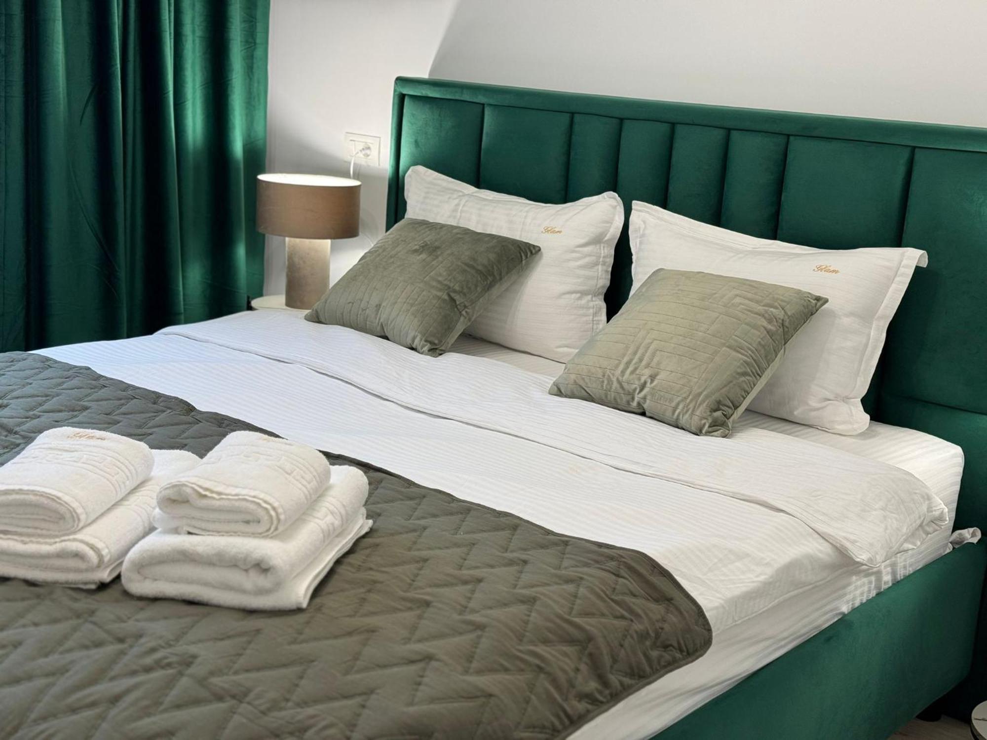 Coresi Mall Area Studios & Apartments By Glam Braşov Eksteriør bilde