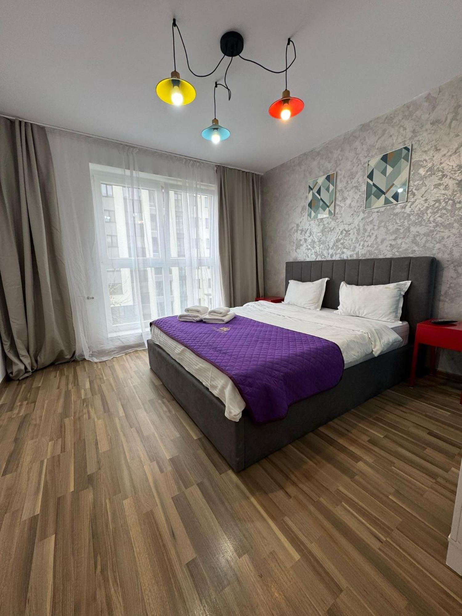 Coresi Mall Area Studios & Apartments By Glam Braşov Eksteriør bilde