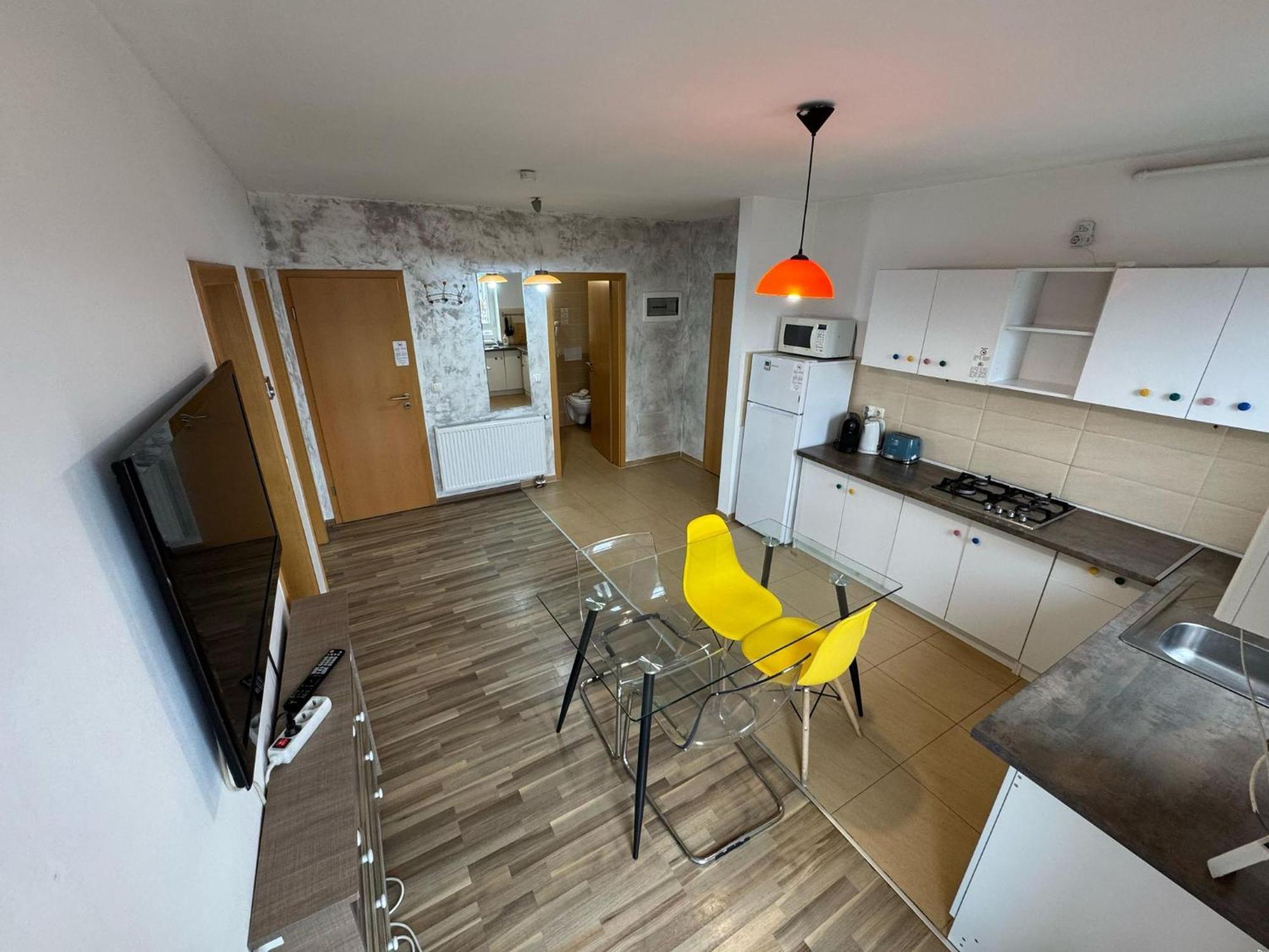 Coresi Mall Area Studios & Apartments By Glam Braşov Eksteriør bilde